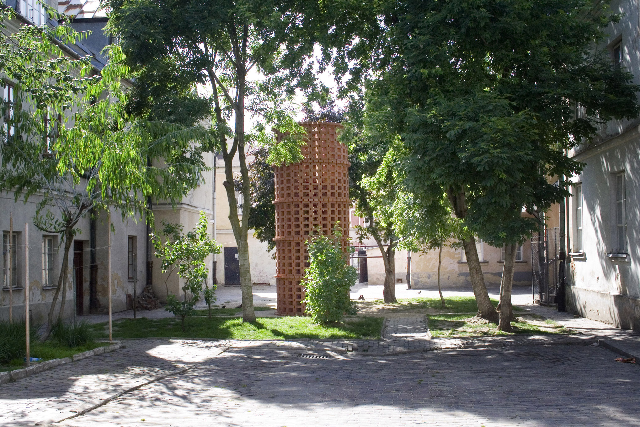 lucas-lenglet_columbarium_zamosc_2006_01