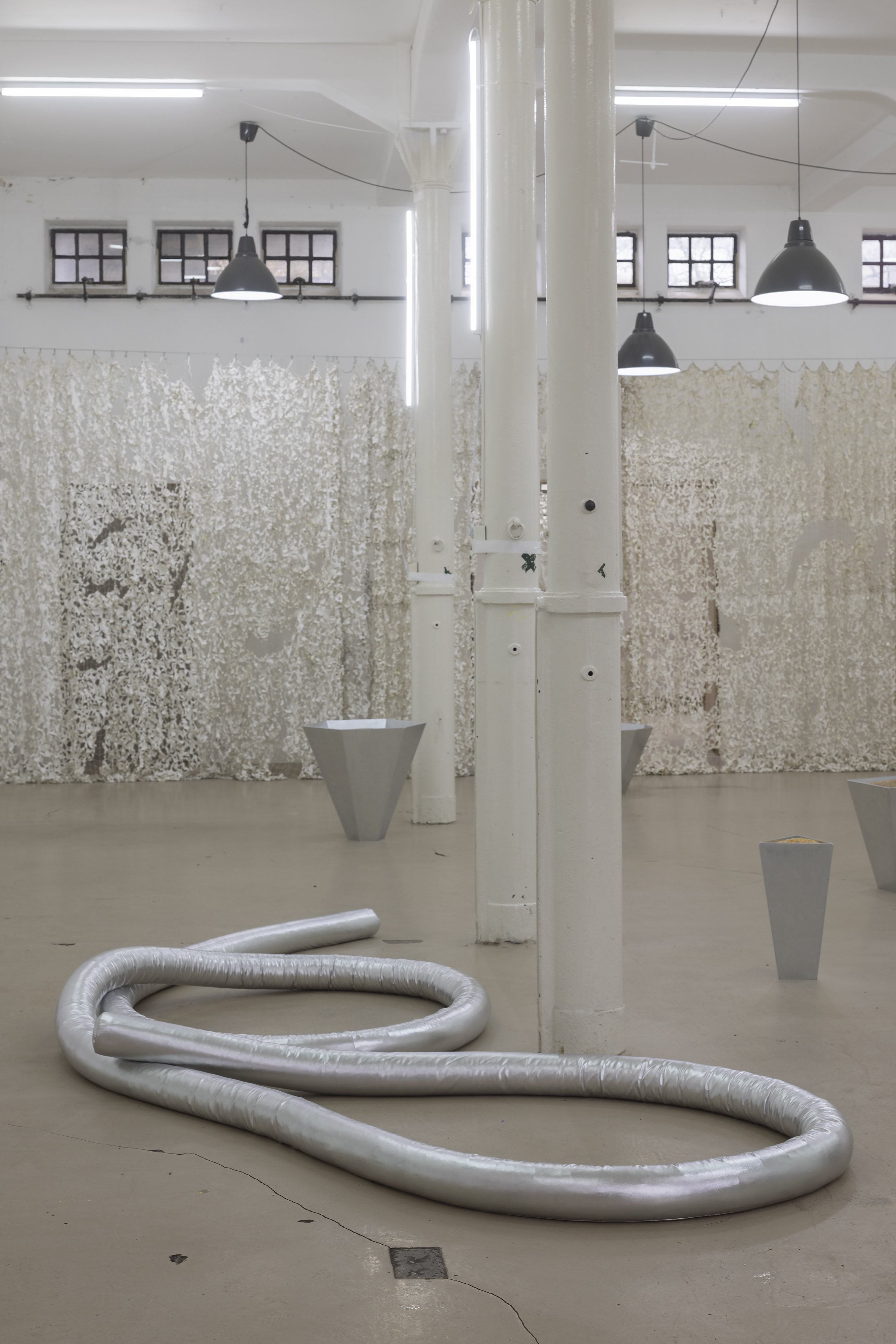 untitled-reflective-and-soft_01-full-stop_22037-115